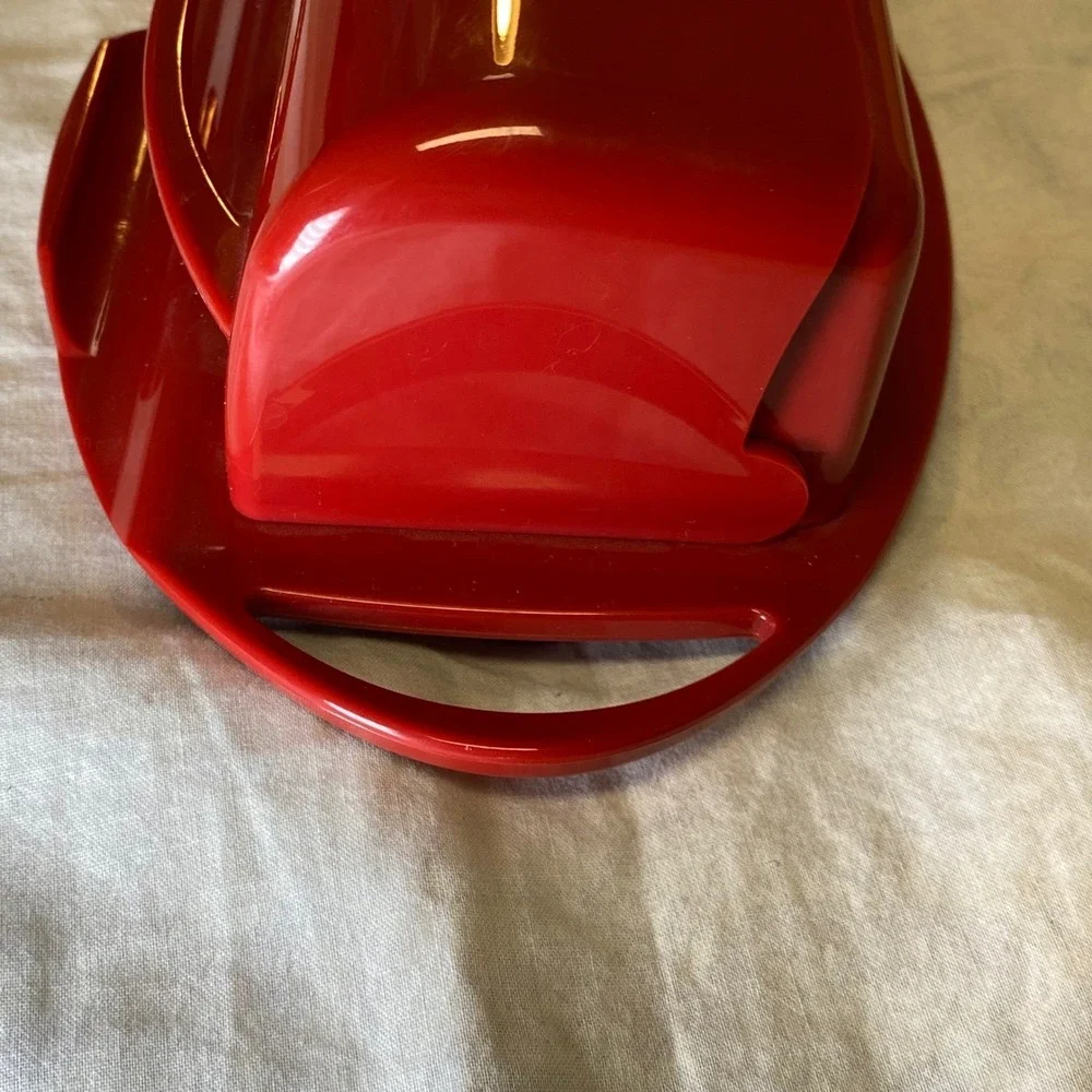 Butterie Flip-Top Butter Dish Red Countertop Butter Keeper With Lid